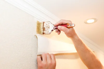 Pose de papier peint à la Haye-Aubrée — revêtements muraux et toiles de verre